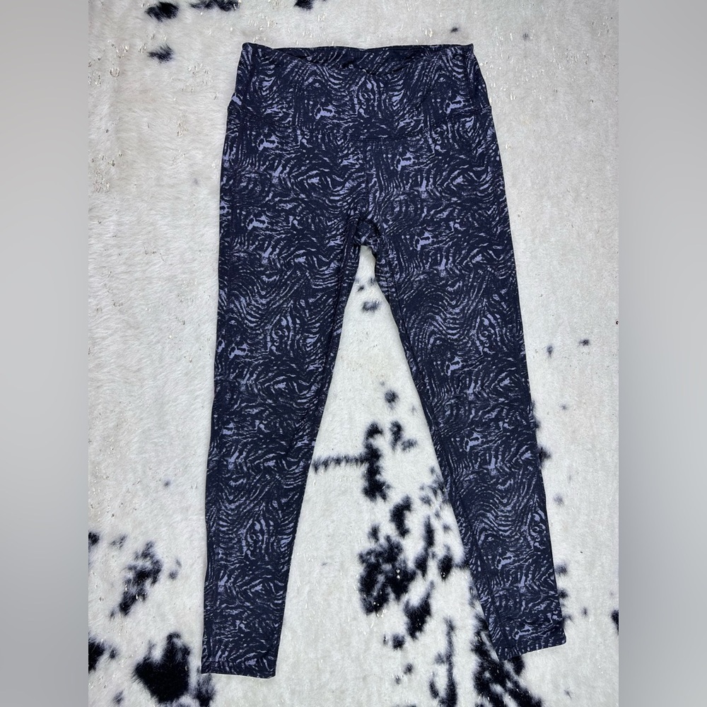 Athleta Women’s Black and Gray Zebra Chaturanga Spandex Leggings Size Small